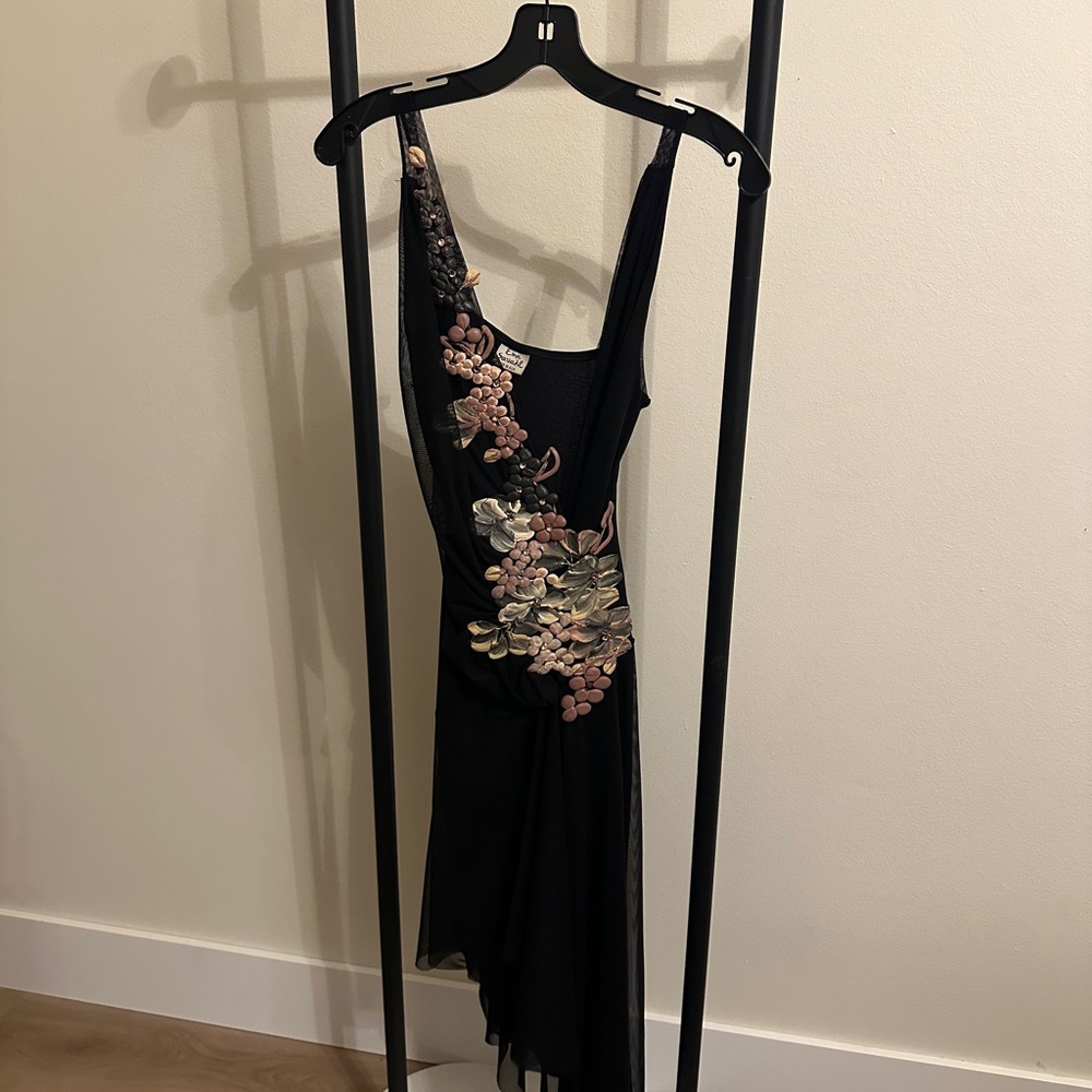 Ema Savahl - Chic Asymmetrical Black Dress with Floral Accents